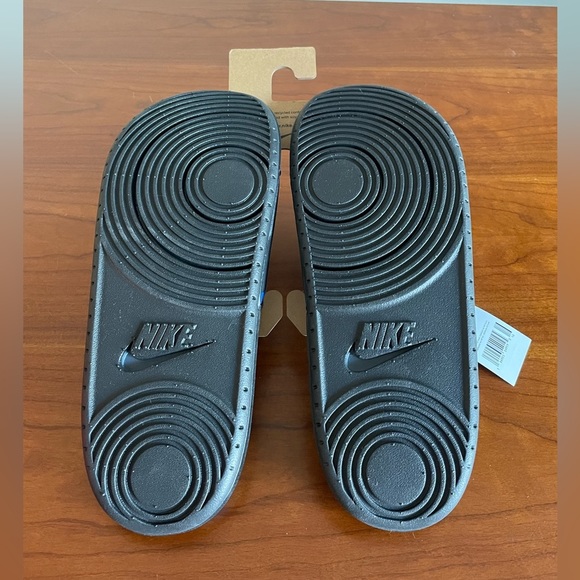 New Nike Offcourt Men’s UK Kentucky Wildcats Log Slide Sandals Black DD0529-001 - Picture 2 of 3